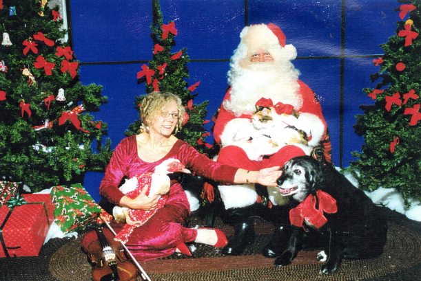 hugs-muffyjanee-my-violin-and-me-with-santa